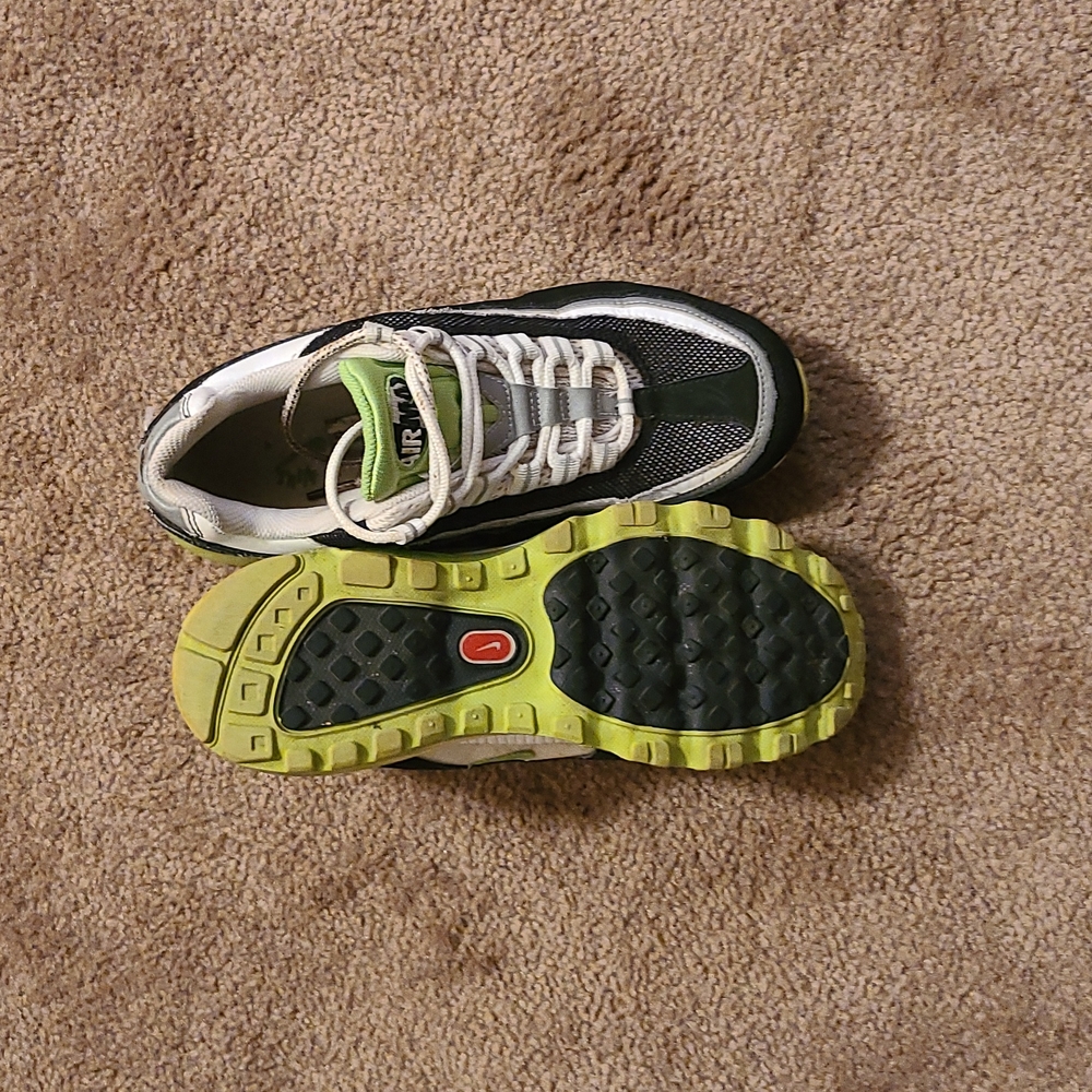 Shoes - Picture 3 of 3